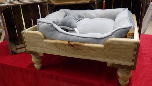 Handmade Hickory Pet Bed (Small Breed)